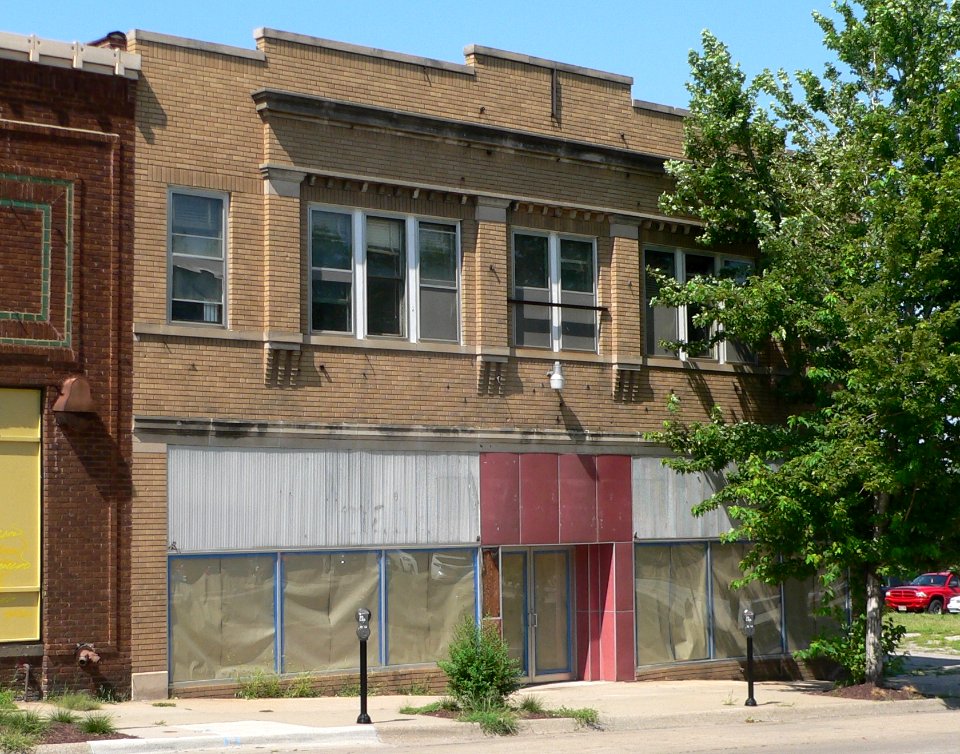 Peerless Motor Company (Omaha) from SW 1