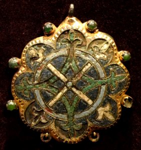 Pendant, 1200-1300 AD, French, gilded copper and enamel - Cleveland Museum of Art - DSC08555