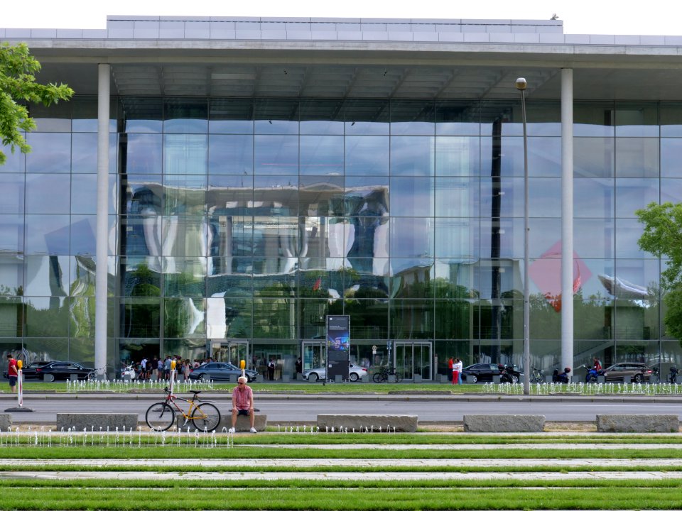 Paul-Löbe-Haus from Willy-Brandt-Straße 2019-06-28 02