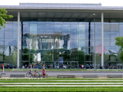 Paul-Löbe-Haus from Willy-Brandt-Straße 2019-06-28 02