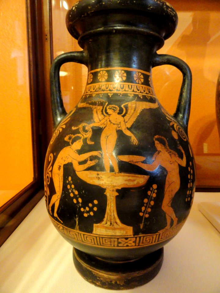 Pelike with Cupid and Two Women, Apulian, 3rd quarter of 4th century BC, attributed to the Felton Painter - George Walter Vincent Smith Art Museum - DSC03675