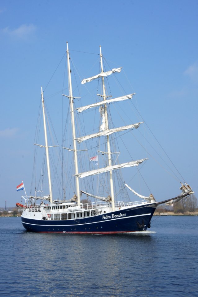 PEDRO DONCKER, IMO 8136154, Noordzeekanaal, Port of Amsterdam, pic1