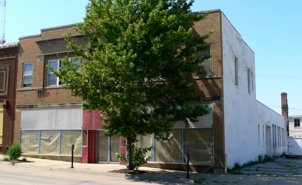 Peerless Motor Company (Omaha) from SE 1