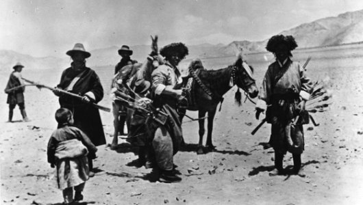 People of Tibet on 24 March 1959, from- Inwoners van Tibet, Bestanddeelnr 910-2397 (cropped) photo