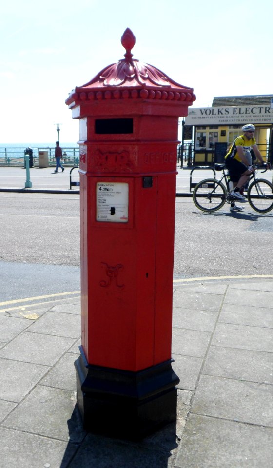 Penfold Pillar Box at King's Road, Brighton (April 2013)