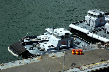 Penfeld-navy-tugs-20060523-062