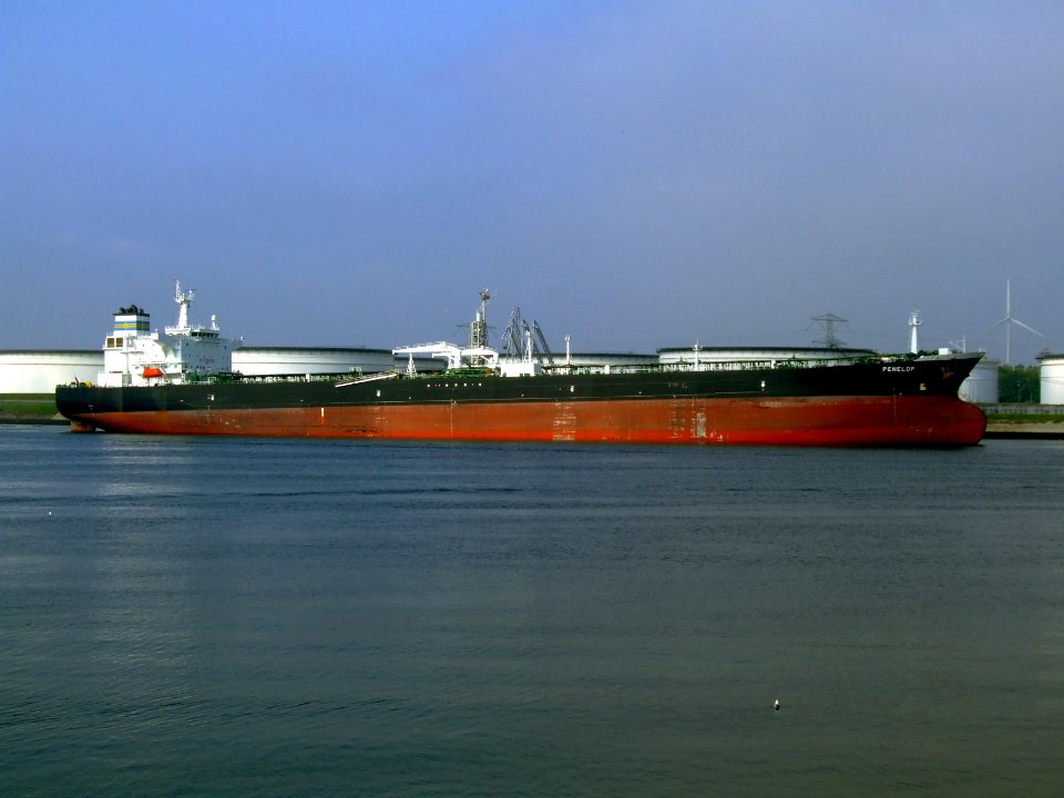 Penelop p22 at the '5e Petroleumhaven', Port of Rotterdam, Holland 03-Jun-2007
