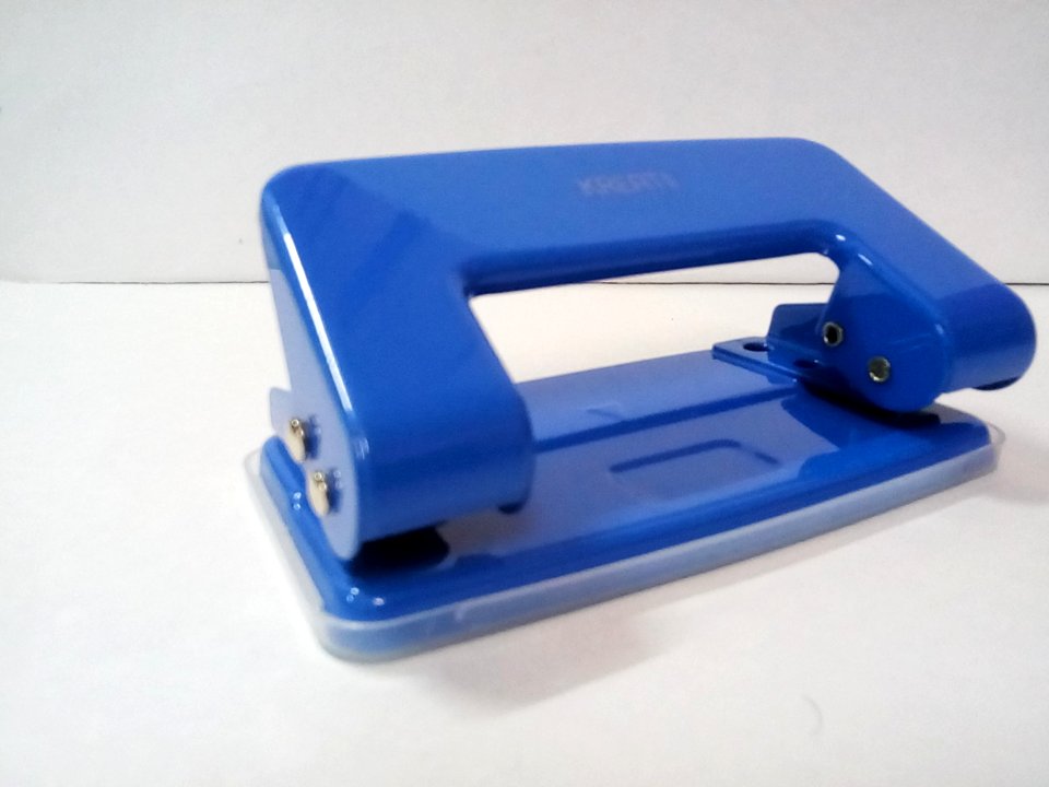 Penebuk lubang biru