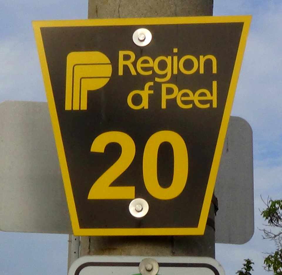 Peel Road 20 sign (The Queensway)