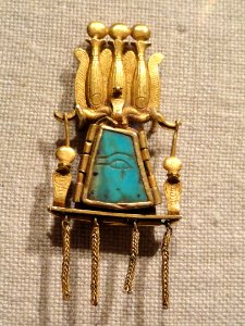 Pendant, 1069-713 BC, Third Intermediate Period, Dynasties 21-22, gold and turquoise - Cleveland Museum of Art - DSC08785