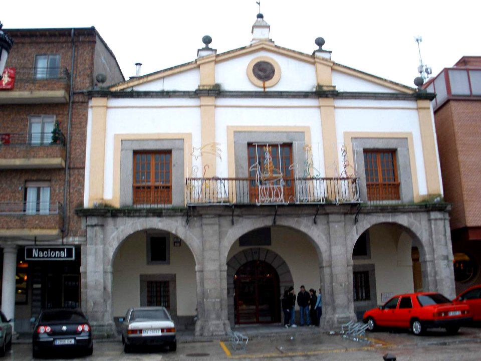 Peñaranda de Bracamonte - Plaza de España, Centro de Desarrollo Sociocultural de la Fundación Germán Sánchez Ruipérez