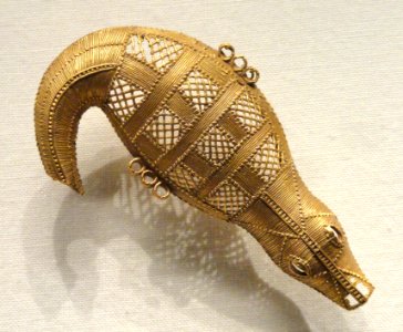 Pendant, 1900s, Guinea Coast, Ivory Coast, probably Baule people, gold - Cleveland Museum of Art - DSC08765