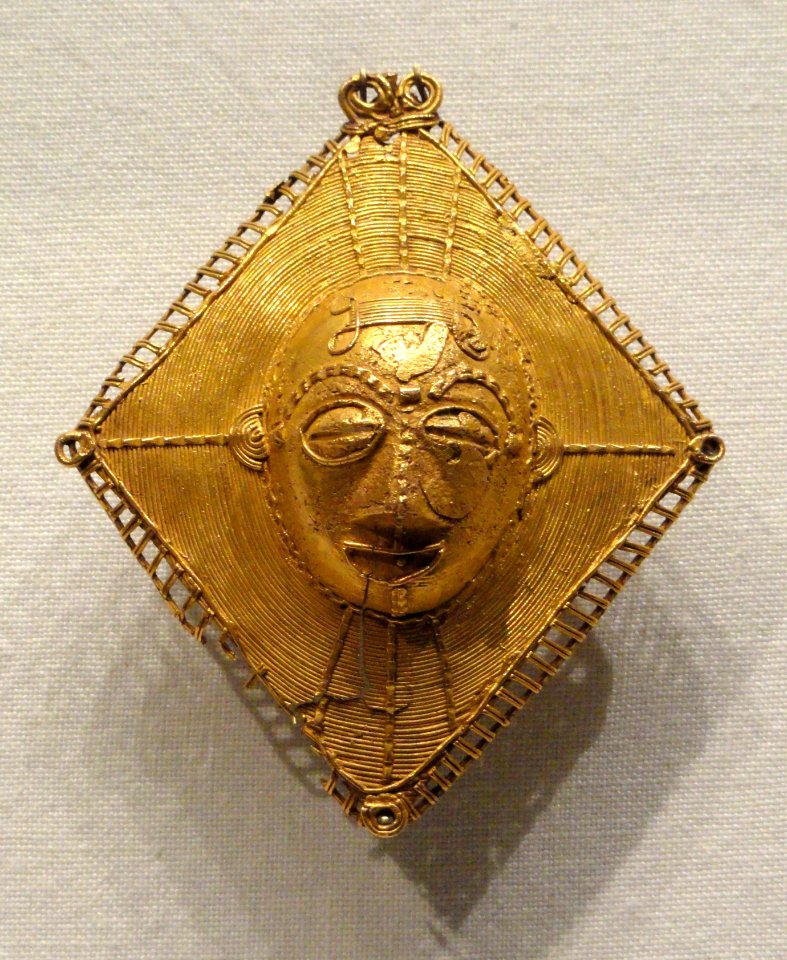 Pendant, 1900s, Guinea Coast, Ivory Coast, probably Baule people, gold - Cleveland Museum of Art - DSC08768