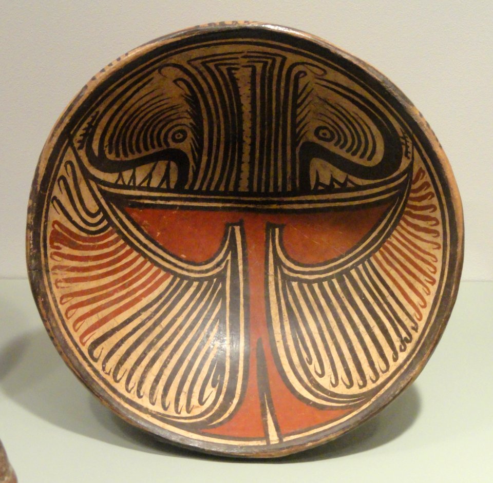 Pedestalled Plate with zoomorphic figure, 700-900 AD, Azuero Peninsula, Panama, earthenware with red and black on cream slip - Gardiner Museum, Toronto - DSC01189