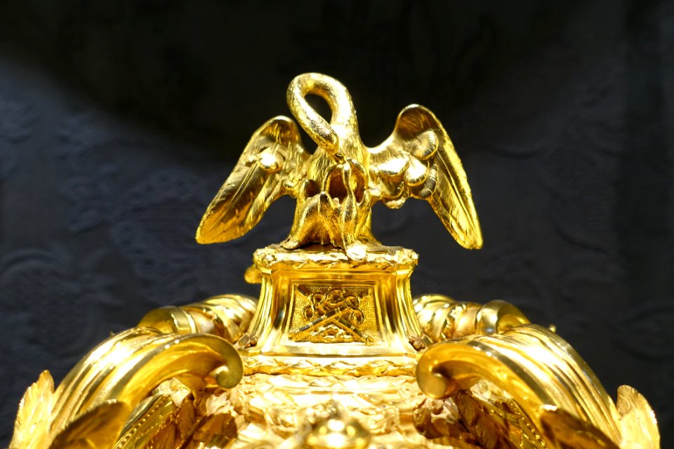 Pelican detail, urn and pedestal by Luis Valadier and Francisco Leclare, 1771-1774 - Cathedral of Seville - Sevilla, Spain - DSC07621