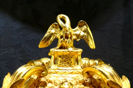 Pelican detail, urn and pedestal by Luis Valadier and Francisco Leclare, 1771-1774 - Cathedral of Seville - Sevilla, Spain - DSC07621