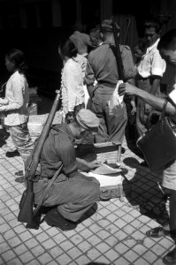 Pekalongan. In en om Pekalongan werden op 16 augustus zuiveringsacties gehouden., Bestanddeelnr 3488