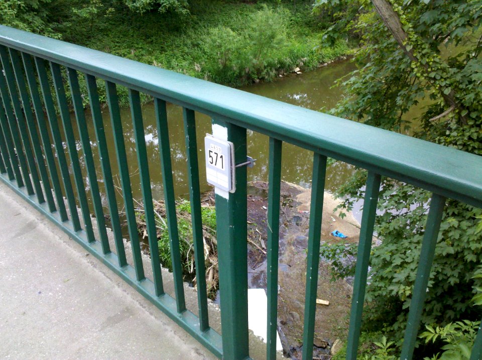 Pegauer Vorstadtbrücke mit Bauwerksnummer im Mai 2016