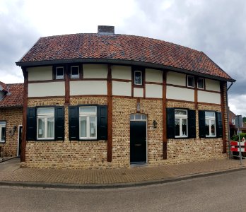 Partij-Mariabeeldje in gevel Oude Heirbaan 11C (1)