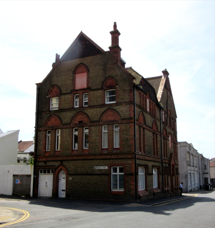 Pelham Institute, Upper Bedford Street, Brighton (NHLE Code 1381050) (July 2015) (3)