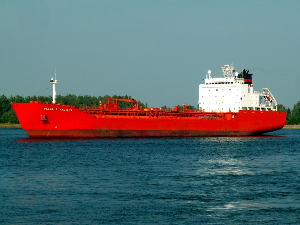 Pascale Knutsen leaving Port of Rotterdam, Holland 22-Jun-2005