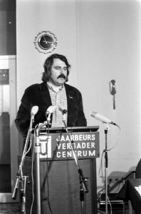 Partijraad PvdA in Utrecht, Van der Louw aan het woord, Bestanddeelnr 926-3894