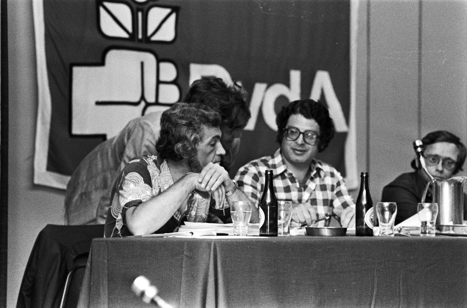 Partijraad PVDA in Amsterdam, Ed van Thijn en Van der Doef, Bestanddeelnr 928-6390