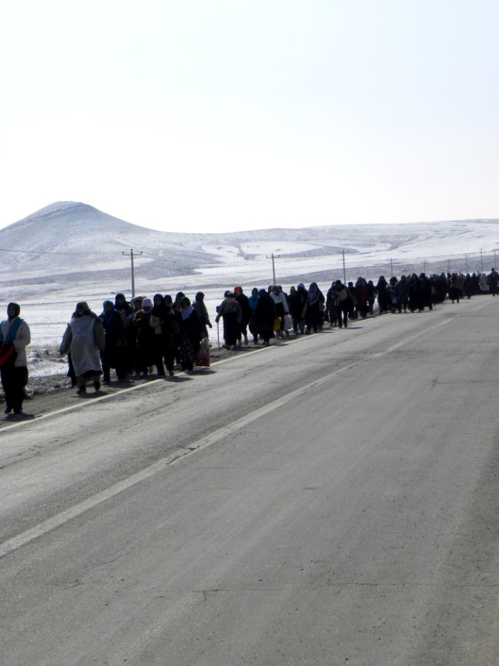 Pedestrian pilgrims from Nishapur to Mashhad(15)