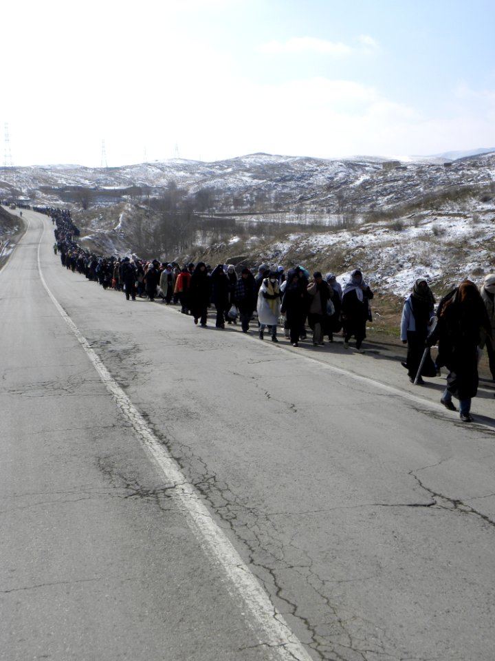 Pedestrian pilgrims from Nishapur to Mashhad(27)