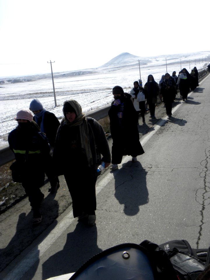 Pedestrian pilgrims from Nishapur to Mashhad(20)
