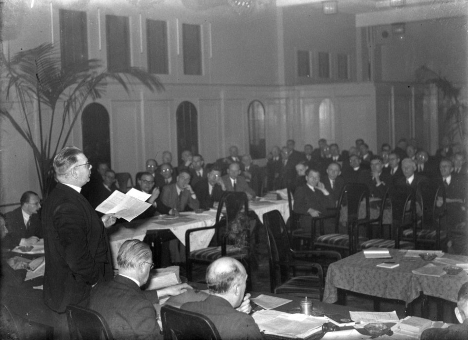 Pater Maj Dr. Stokman spreekt, Bestanddeelnr 901-4474