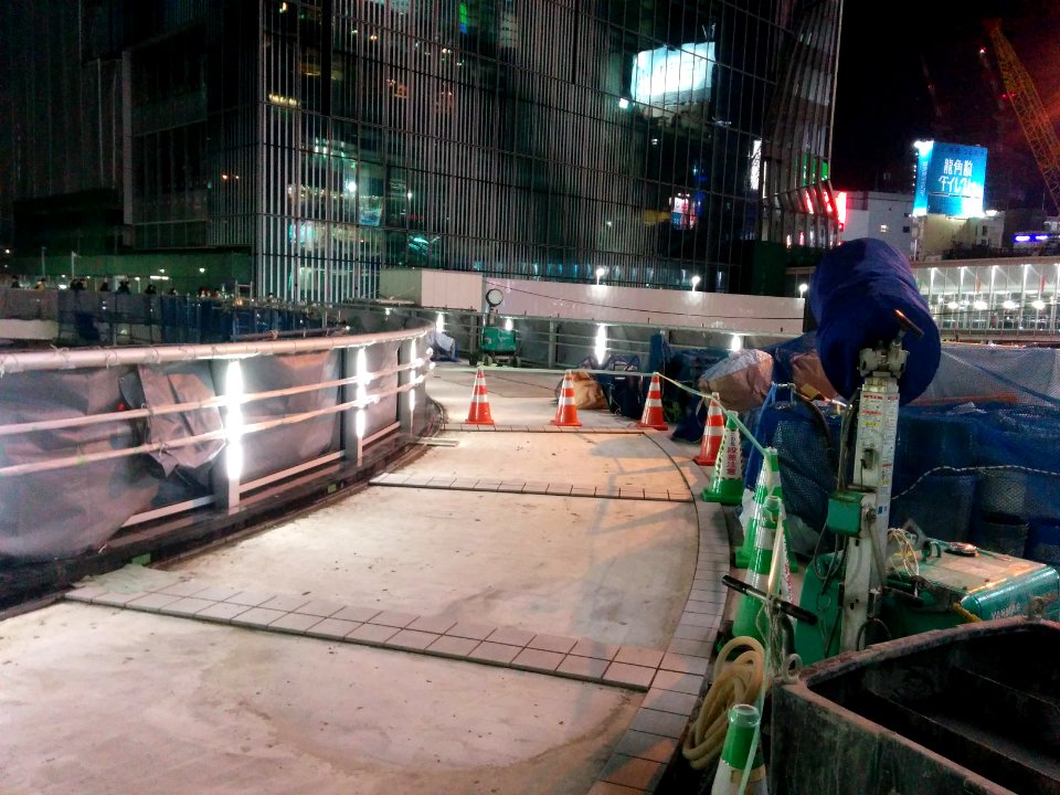 Pedestrian bridge construction in Shibuya, December 2018 6