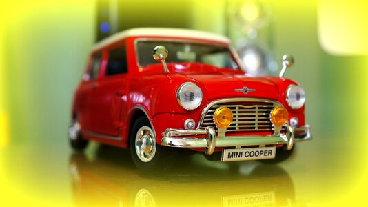 Toy model vehicle
