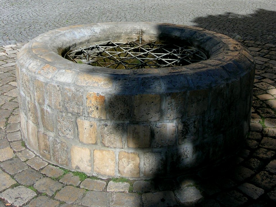Pater-Philipp-Jeningen-Platz Eichstätt -Brunnen