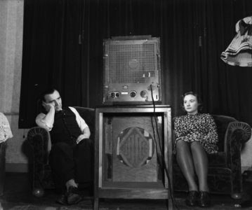 Pater De Grave houdt zijn radiotoespraak, Bestanddeelnr 901-4496