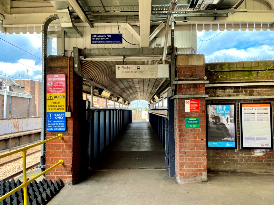 Passageway to Pl 1, Romford, 2021
