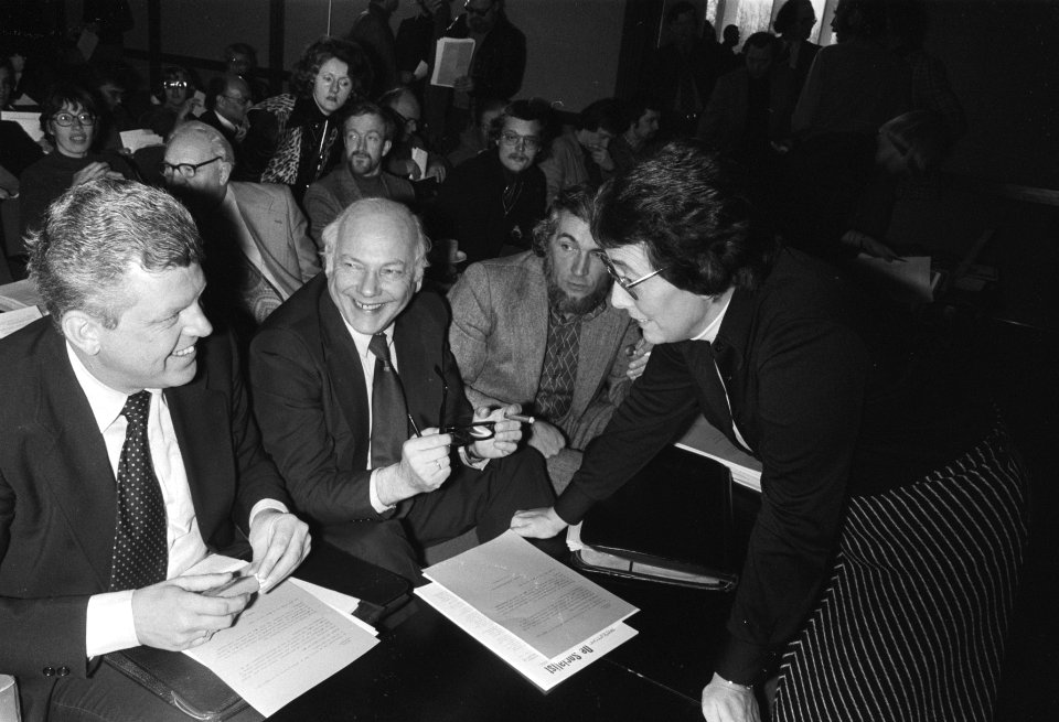 Partijraad PvdA in RAI, Amsterdam v.l.n.r. Duisenberg, Den Uyl , Ien van de Heu, Bestanddeelnr 928-4863