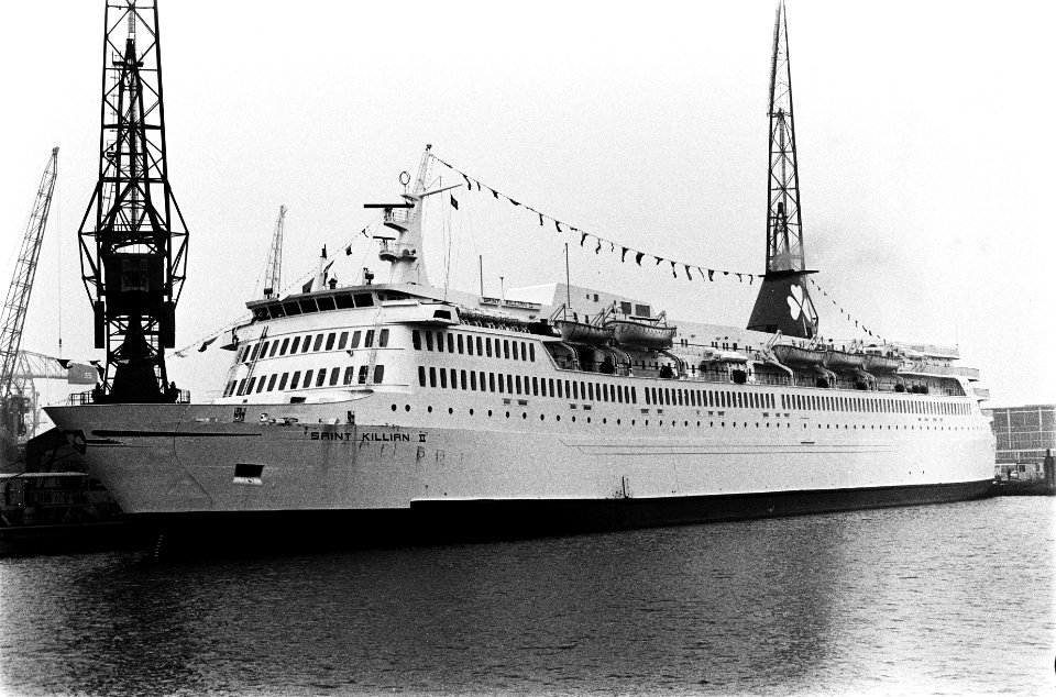 Passagiersveerschip Saint Killian II bij ADM in Adam nadat hij 3m is verlengd,, Bestanddeelnr 932-0071