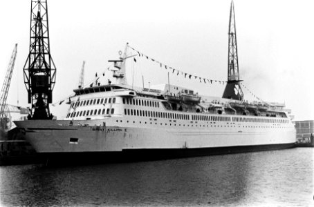 Passagiersveerschip Saint Killian II bij ADM in Adam nadat hij 3m is verlengd,, Bestanddeelnr 932-0071