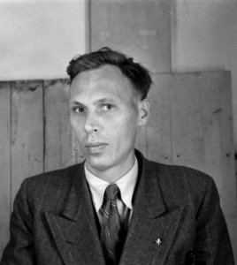 Pasfoto Centraal Magazijn Verbindigsdienst Amsterdam, Bestanddeelnr 905-1596