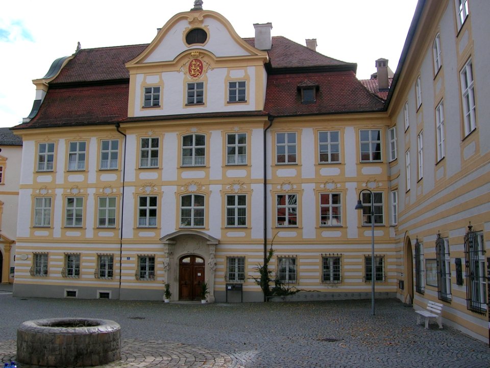 Pater-Philipp-Jeningen-Platz 2 u 4 Eichstätt