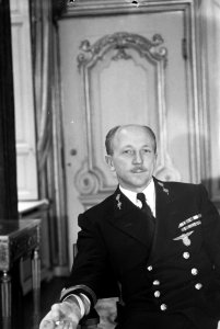 Paspoortfotos marine-officieren, Bestanddeelnr 902-4484