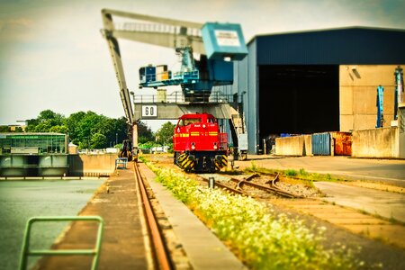 Water envelope loading crane