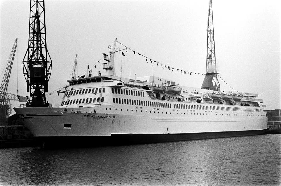 Passagiersveerschip Saint Killian II bij ADM in Adam nadat hij 3m is verlengd,, Bestanddeelnr 932-0070