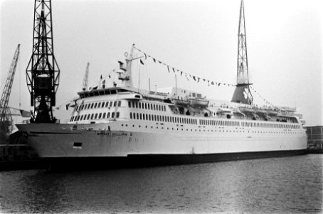 Passagiersveerschip Saint Killian II bij ADM in Adam nadat hij 3m is verlengd,, Bestanddeelnr 932-0070