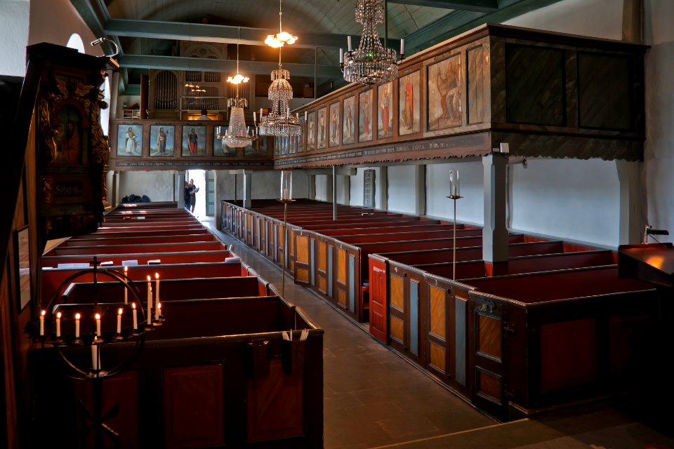 Partille kyrka looking west
