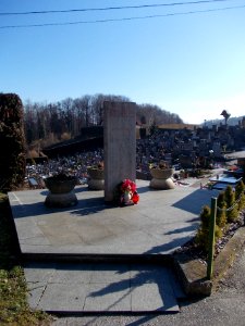Partisan Monument in Pišece Cemetery 01
