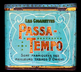 Passa Tempo cigarettes tin met SKC initialen, back