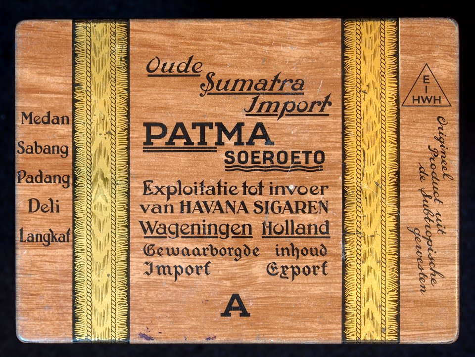 Patma Soeroeto A sigarenblikje