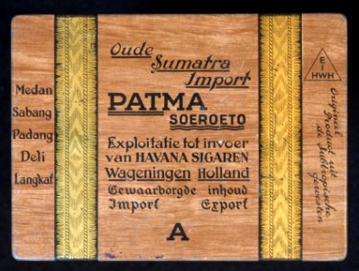 Patma Soeroeto A sigarenblikje